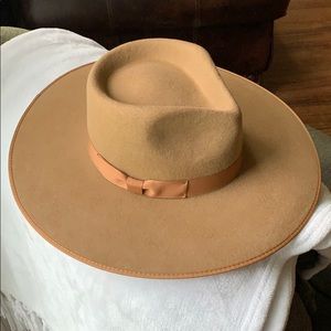 Lack of color teak rancher